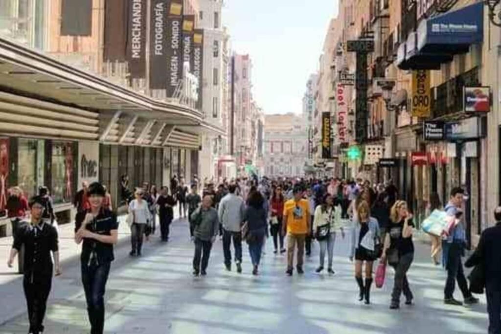 Picasso Callao Wifi Free - Temporada Rental Workers & Stud Madrid Exterior photo